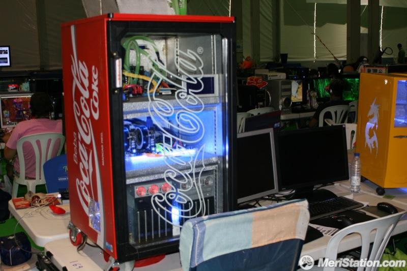 qualcuno vuole una coca cola ?
